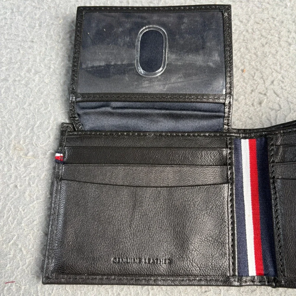 Tommy Hilfiger Mens Black Leather Bifold Wallet Stripe Ribbon ID Window